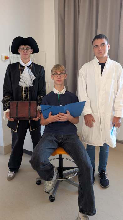 26_08_13_eroeffnung_cehmiekabinett.jpeg